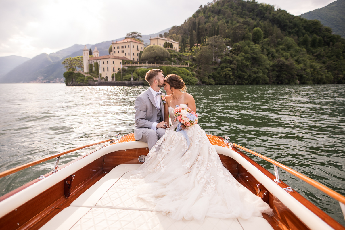 Villa del Balbianello wedding photo shoot on boat