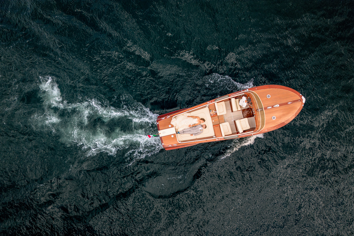 Villa del Balbianello wedding photo shoot on boat